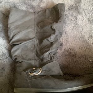 Black boots size 13